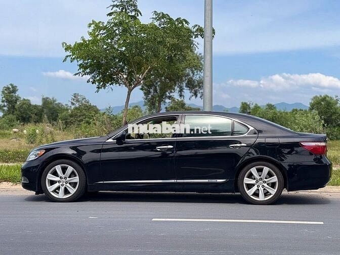 Lexus Ls600HL xe sang Hybrid V8 xăng điện 100km/6L