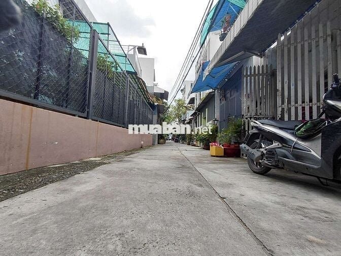 NHÀ ĐÚC 3 LẦU. XE HƠI VÀO NHÀ 4x13 Đ. ĐẤT MỚI. BÌNH TRỊ ĐÔNG. BÌNH TÂN