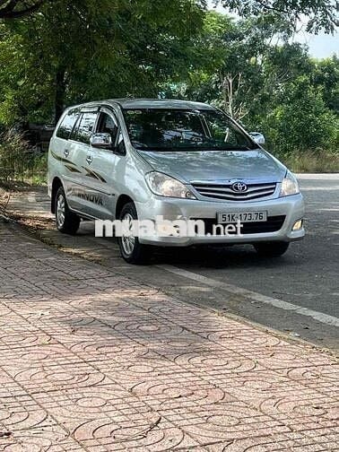 Toyota Innova 2010 G - 20000 km
