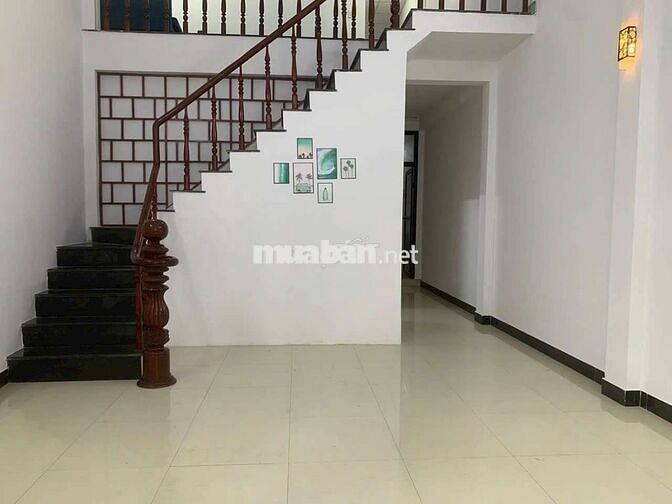 Chủ gấp Bán Nhà Dĩ An, chỉ còn 2 TỶ 950, Gác Lửng, 3 Phòng Ngủ,Hẻm Oto