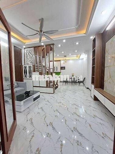 Chính chủ cần bạn gấp +Hoàng Mai DT 46.5m, 5 tầng chỉ hơn 7.95tỷ