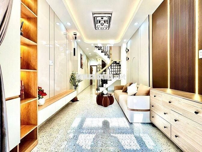 SIÊU HIẾM NHÀ MẶT TIỀN 2 MẶT TRƯỚC SAU SÁT PHẠM VĂN ĐỒNG-FULL NỘI THẤT