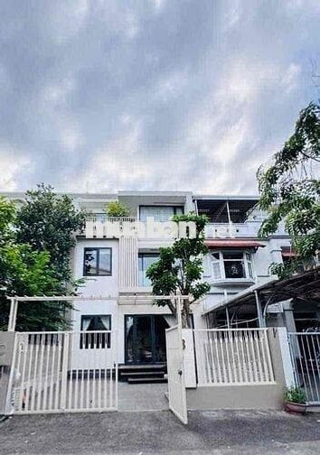 CHO THUÊ BIỆT THỰ MỸ THÁI, PMH, Q7 TRỆT 2 LẦU, 4PN, FULL NT 55 TRIỆU.