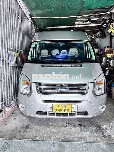Ford Transit 2019 Luxury chỉ ĐRNV, xe rất mới