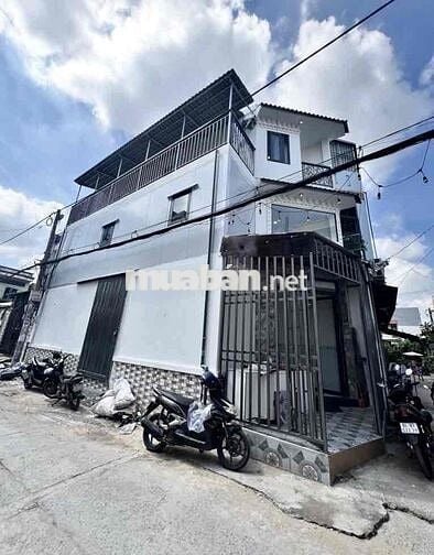 Bán nhà đẹp Bình Tân HXH 7m, 48m2- 3 tầng- 4,5 Tỷ, gần BV Bình Tân