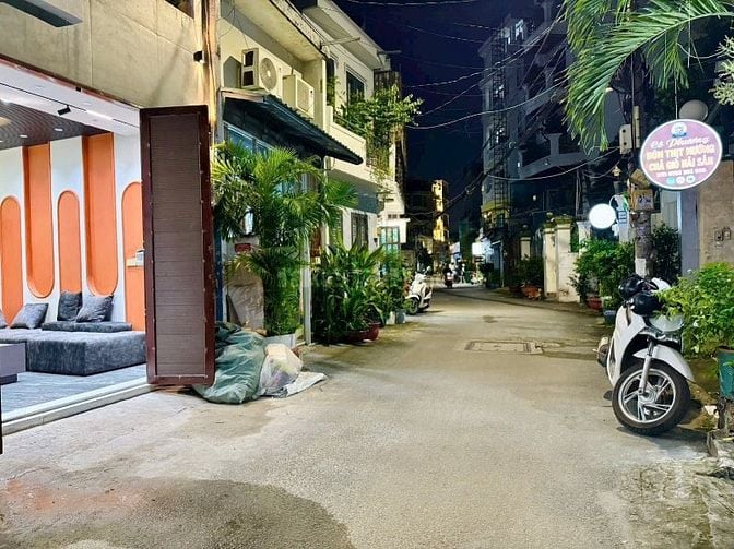 Cô Hương kêu bán căn (4x14) đường Gò Công P13 Q5, nhà còn mới hẻm 5m