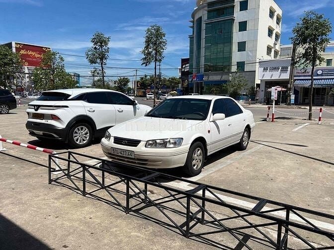 Toyota Camry 2001 Gli 2.2 - 180000 km