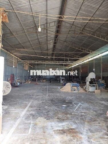 Cho thuê xưởng 600m giá 20tr tân hiệp tân Uyên đường Dt747B