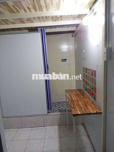 Phòng gác cao máy lạnh sau hutech