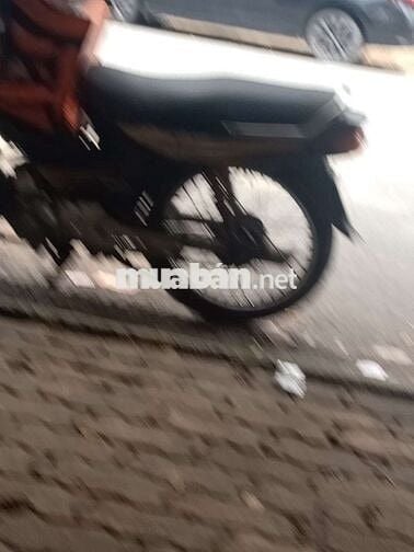 Xe nhà đang đi kẹt cần bán ae quan tâm ***