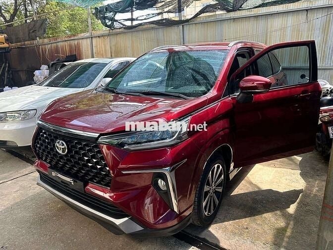 Toyota Veloz 2023 màu Đỏ