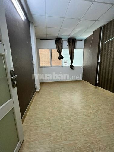 Cần bán nhà hẻm Cao Thắng, vị trí trung tâm quận 3