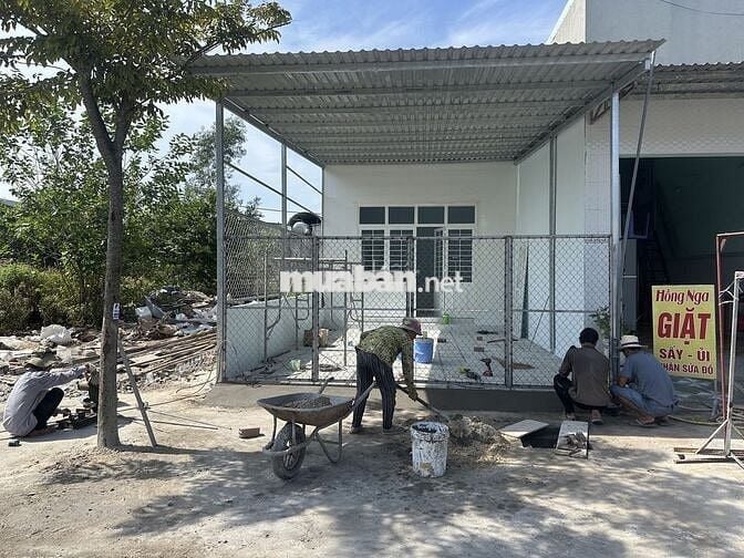 Nhạc 150 met, 3 phòng, 1 bếp, sân trước sau, đậu ô tô