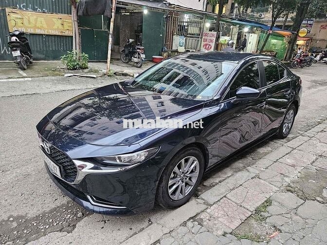 Mazda 3 2023 1.5L Luxury - 8000 km
