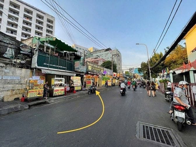 Cc gửi bán nhà p17 bình thạnh 2 mt vị trí gần trường chợ ,á 18,5 tỷ 