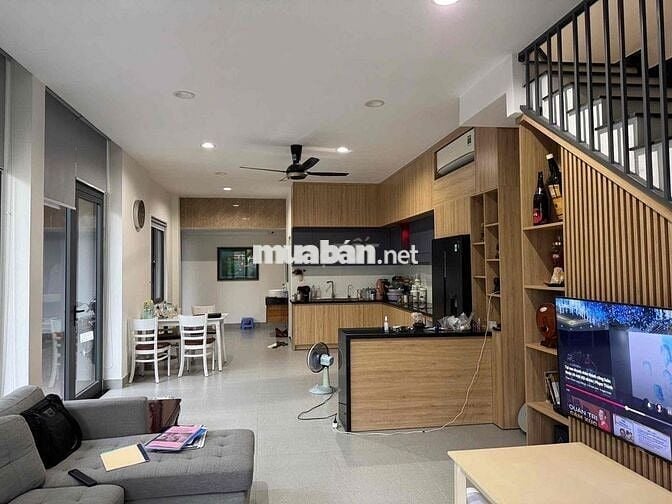 bán căn biệt thự Trần thủ độ gần Hội An  dt 450m2 đất ở có nhà yến