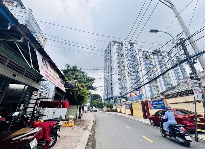 ngx tư Thủ Đức - Metro - HOÀNG DIỆU 2 - HẺM XE HƠI  - NHỈNH 4 TỶ 