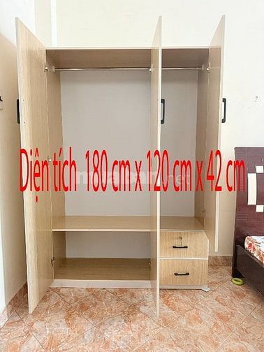Cần thanh lý 02 tủ quần áo và ghế tựa + giường