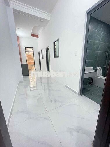 Căn 2PN1WC ban công + full NT + máy giặt riêng