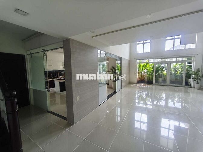 Penhouse hưng vượng 2-4pn -3wc