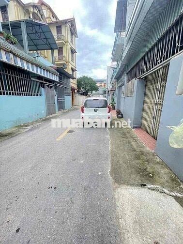 CHỢ QUẢNG BỊ_ Ô TÔ ĐỖ_ NGAY XE BUÝT_CHỈ 2 TỶ