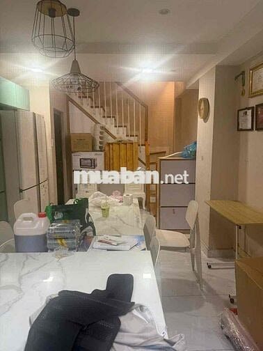 Bán nhà Quận 3, 5 tầng kiên cố, hẻm 3m thẳng một trục, sát mặt tiền. V