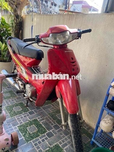 Bán wave 100 đời 2004 đỏ cờ. giá 8,6tr