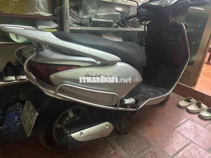 xe hon đa đời cao chân chống điện, chế điện tử