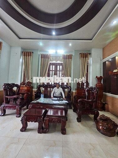 Nhà bệt hự đẹp 623m2 tặng nội thất