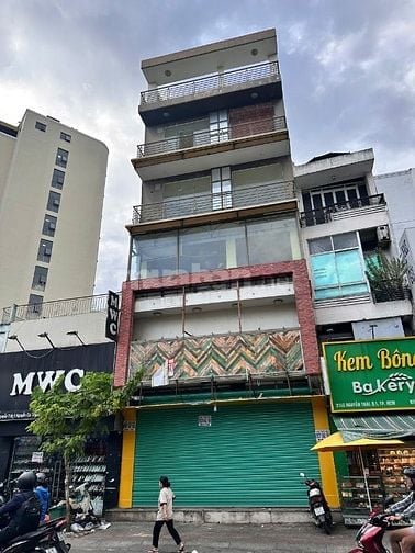 Cho thuê nguyên căn nhà mặt tiền 