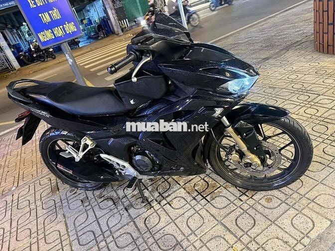 Xe WinneV3 2022 màu đen vàng mới siêu ken 98 %