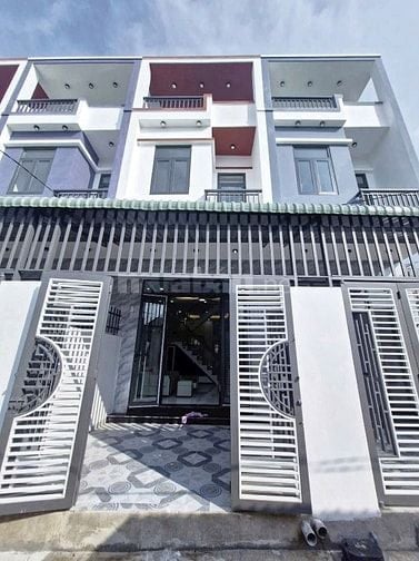 GIÁ 2,6 TỶ NHÀ 1T/1L CÁCH TRẠM THU PHÍ SUỐI GIỮA 200m 