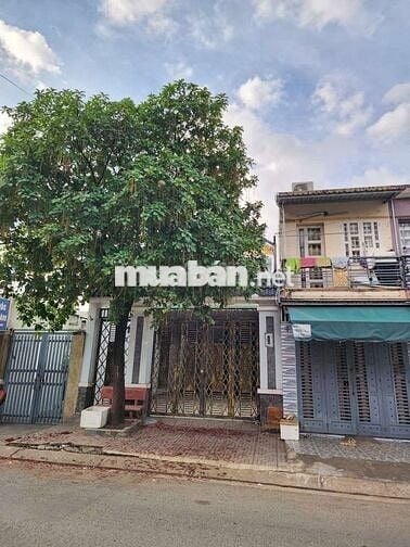 NHÀ TRỆT LẦU SÂN RỘNG RÃI THÍCH HỢP LÀM VĂN PHÒNG