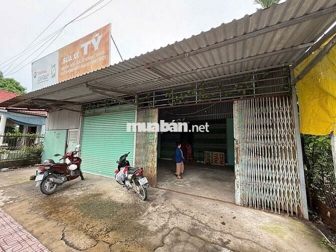 Mặt bằng kinh doanh 178m2, mặt tiền đường ĐT 835, xã Long Thượng