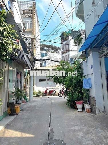 Nhà gần chợ siêu thị trường học quận 11