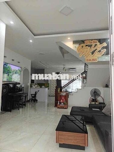 Nhà ngang lớn gần 5m Quận 10 • Gần ĐH Kinh Tế HCM • nở hậu • hơn 9 tỷ!