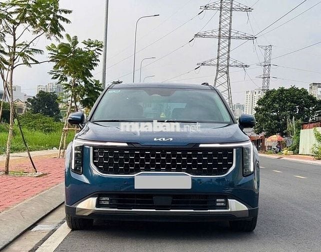 Kia Carnival 2025 Signature 2.2D - 25000 km