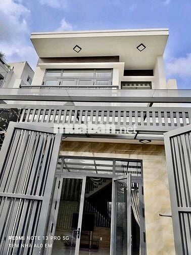 Nhà sach như mới,dt4*15m,1lau,2pn,2wc,cổng rào,hẽm xe hơi, gần chợ