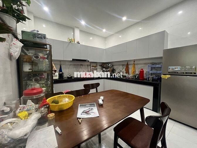 Bán nhà đường Hòa Sâm kẹp cống, vị trí siêu đẹp vừa ở vừa kinh doanh