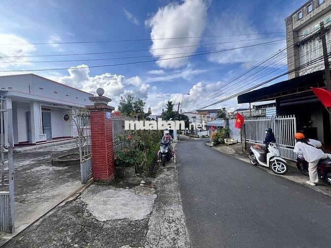 Nhà Mặt Tiền Giá *** Tp. Bảo Lộc -  Tô Hiệu 12m thuận tiện KD