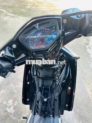 Nhà dư xe cần bán. ex135 xuống dàn áo 2010