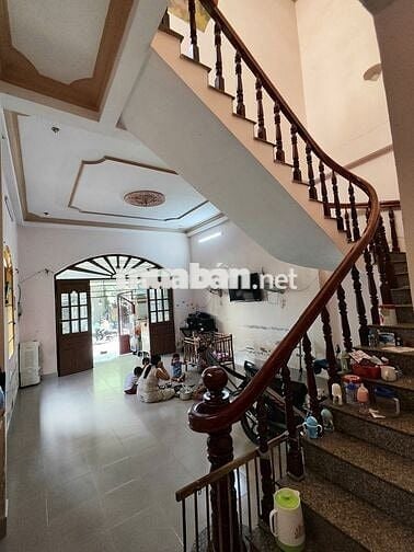 cho thuê nhà 1 trệt 1 lầu gần KCN sống thần trung tâm hành chính dĩ an