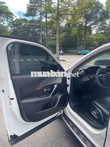 20 1105 2021 Active 1.2 AT - 100000 km