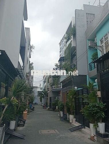 Nhà phố 3 tầng cạnh Thăng Long Home