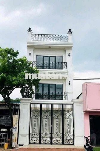 Mặt tiền kinh doanh Cách mạng Tháng 8 6x30m 1 trệt 2 Lầu