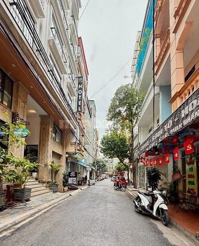 Bán nhà phân lô 52 Quan Nhân 45m2,oto vào nhà,kinh doanh, 17.5tỷ.