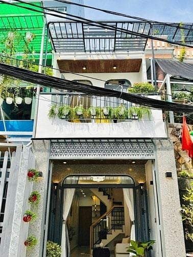 Bán nhà mới mặt tiền kinh doanh- Gần Công Viên Gia Định