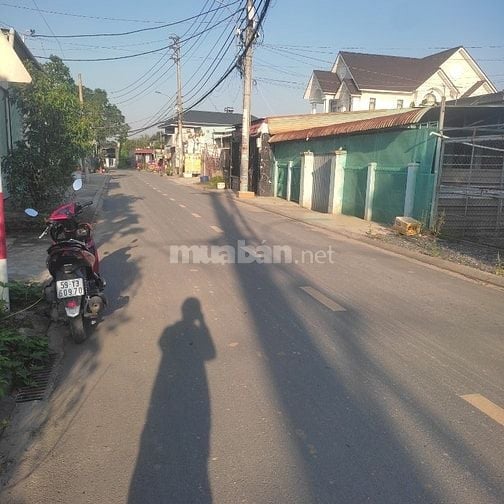 Bán đất 8*22m. Tặng nhà c4. Căn góc mặt tiền Nguyễn Thị Ly