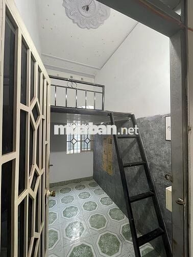 PHÒNG GÁC CỬA SỔ - LẦU 1 - KHU VỰC AN NINH - GẦN NGÃ 5 CHUỒNG CÚN