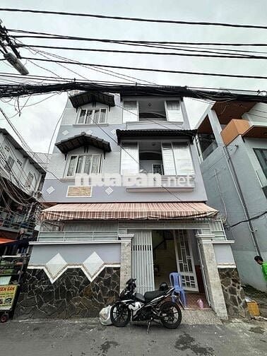 Nhà cho thuê ngang 8m kinh doanh tự do